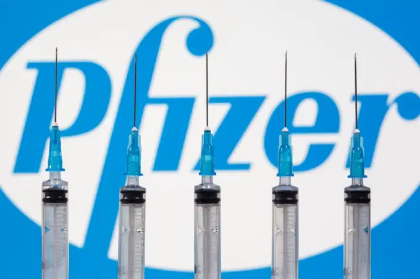 Economia disse à Pfizer que compra de vacinas não cabia ao ministério