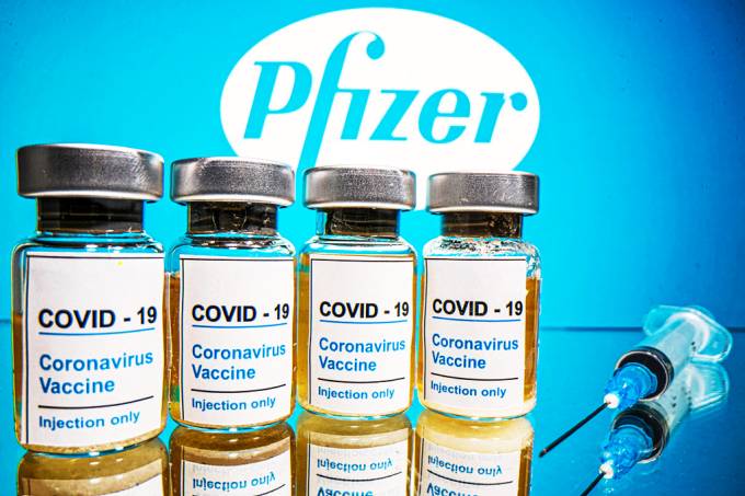 Pfizer confirma que EUA vão comprar 500 milhões de doses para doação