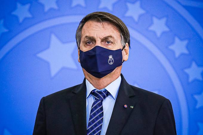 Presidente Bolsonaro se reúne com a Pfizer e pede para antecipar vacinas