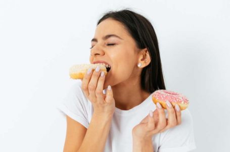 Por qual razão as mulheres têm mais vontade de doces?
