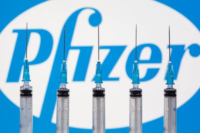 Anvisa autoriza Pfizer a fazer estudo clínico de 3ª dose no Brasil