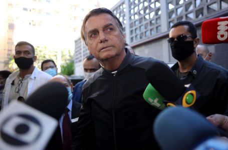 Bolsonaro recria ministério e troca comando da Casa Civil