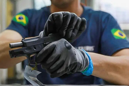 Governo zera imposto de exportação de armas para Américas do Sul e Central