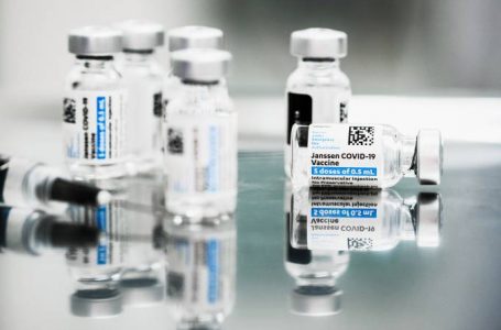 Johnson & Johnson diz que sua vacina é eficaz contra a variante delta