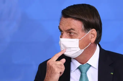 ‘Se eu estivesse coordenando a pandemia, menos morreriam’, diz Bolsonaro