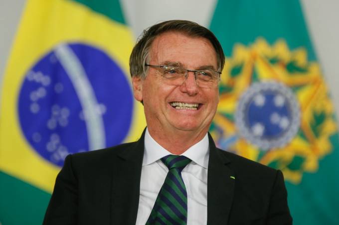 Bolsonaro recebe alta do hospital