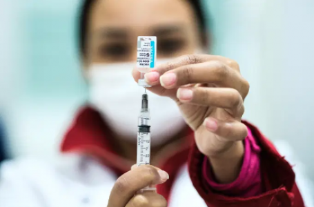 Ao menos 3 municípios da Grande SP iniciam vacinação de adolescentes
