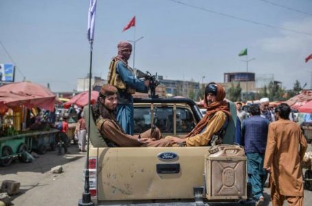 Afeganistão: Talibã anuncia anistia geral para funcionários públicos