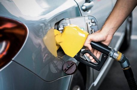 Preço do litro da gasolina passa de R$ 7 em quatro estados