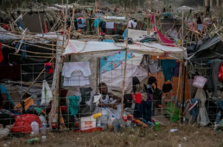 ONU pede que Brasil receba haitianos acampados na fronteira EUA-México