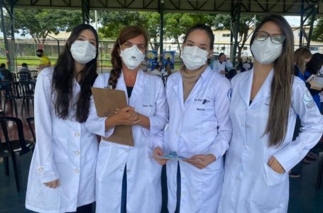 Voluntários ajudam no avanço da vacinação contra a covid-19