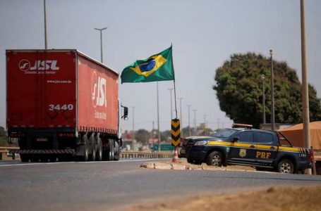 Caminhoneiros se reúnem em Brasília para debater agenda