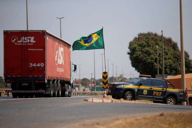 Caminhoneiros se reúnem em Brasília para debater agenda