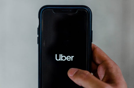Uber anuncia recompensa de até R$ 500 para motorista que bater meta semanal
