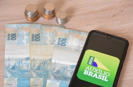 Quem está no Auxílio Brasil não vai receber ajuda de R$400 em novembro