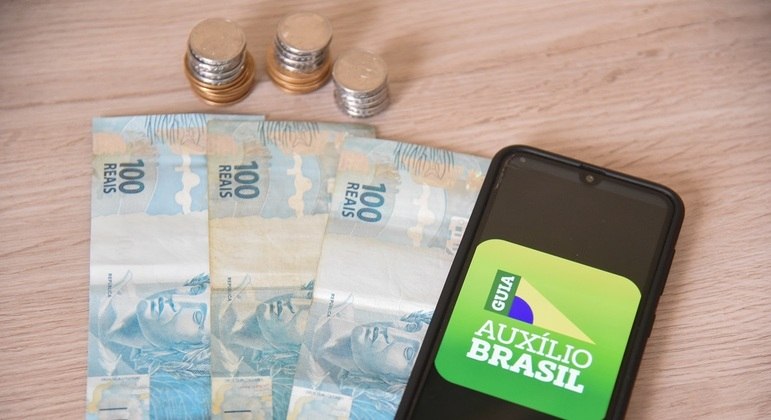 Quem está no Auxílio Brasil não vai receber ajuda de R$400 em novembro