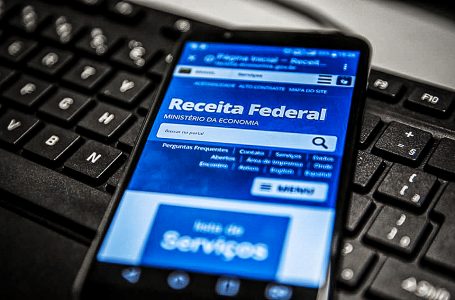 Receita Federal paga lote residual de restituições do IRPF 2021
