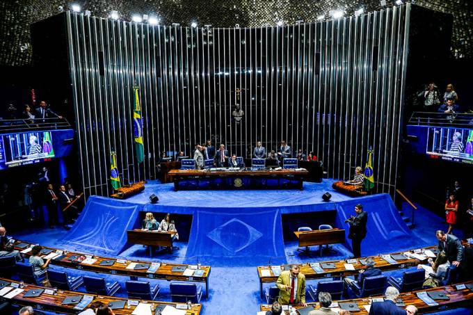 Senadores propõem limite ao uso da folga na PEC dos Precatórios