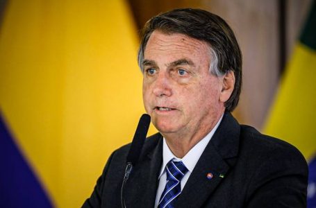 Bolsonaro afirma que quer rever política de preços da Petrobras