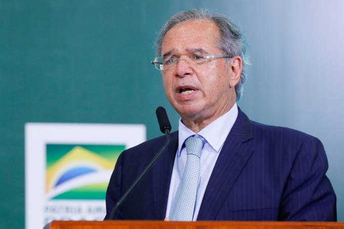 Vamos tentar aprovar reforma administrativa até o fim do ano, diz Guedes