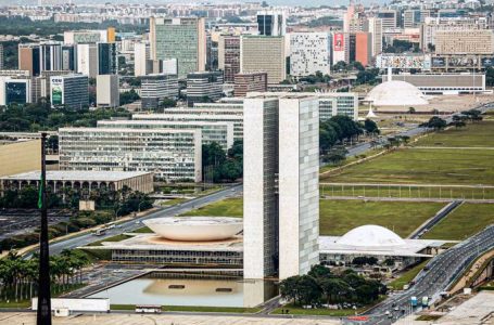 Congresso deve votar projetos que liberam crédito para o Auxílio Brasil