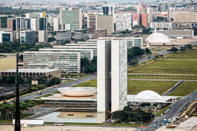 Congresso deve votar projetos que liberam crédito para o Auxílio Brasil