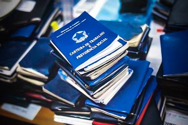 Agências do trabalhador têm vagas com salários de até R$ 8 mil nesta segunda-feira (18)