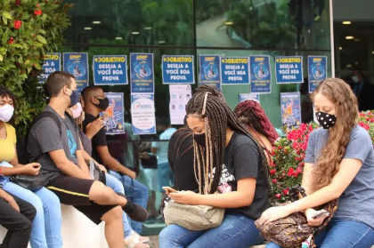 MEC proíbe instituições federais de exigir vacinação em aulas presenciais