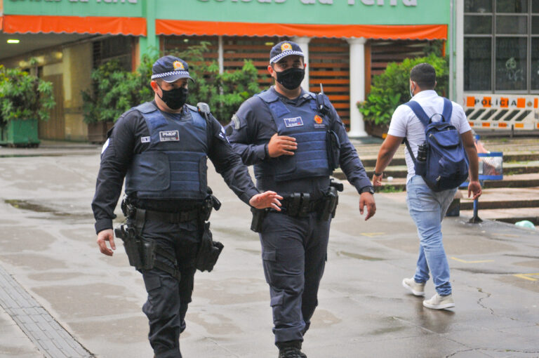 Mil policiais a mais estão nas ruas para um fim de ano tranquilo