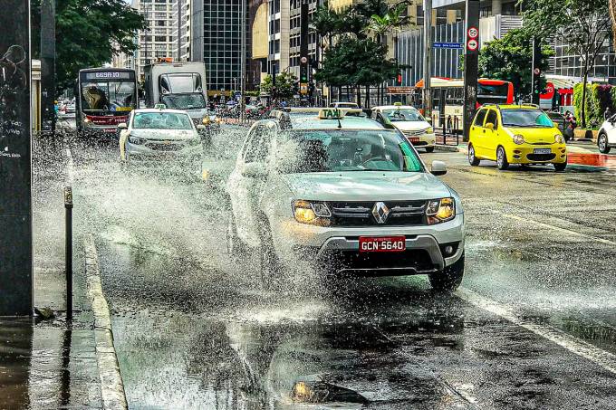 Verão chuvoso? Inmet e Inpe preveem chuvas acima da média no Brasil