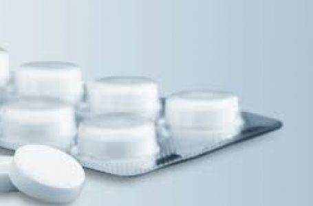 Fluvoxamina: um tratamento potencial barato para COVID-19