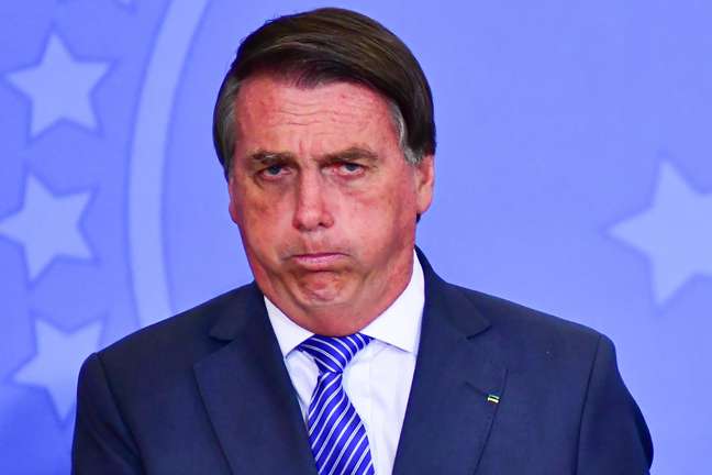 Bolsonaro quer autorização dos pais para vacinar crianças