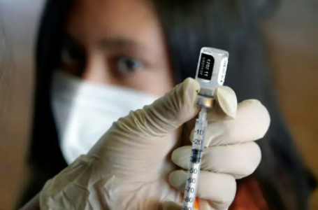 Covid: 4ª dose de vacina não impede infecção por