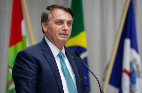 Bolsonaro pede tempo para definir vice: ‘será do nosso meio’, afirma