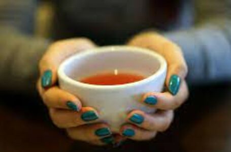 Chás para tratar a insônia: 5 receitas práticas
