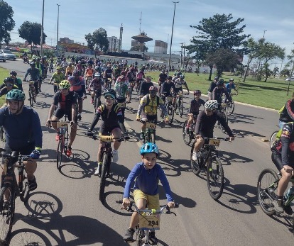 Passeio ciclístico em comemoração aos 62 anos da capital