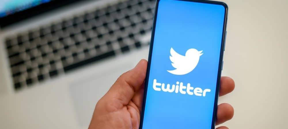 Twitter reverte algumas demissões e adia serviço por assinatura