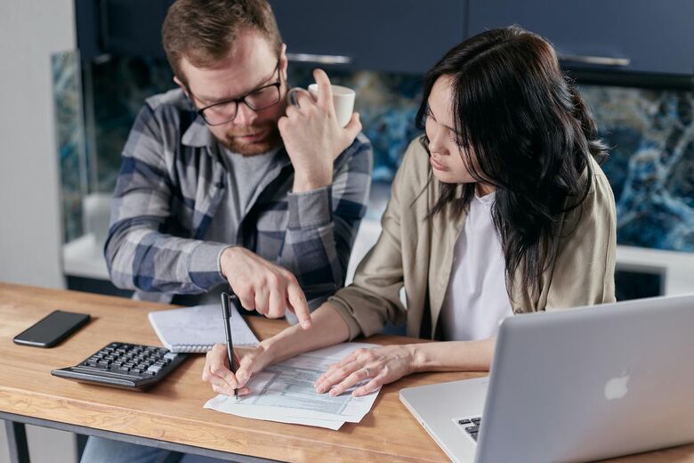 Dicas para sair das dívidas e entrar no azul no segundo semestre