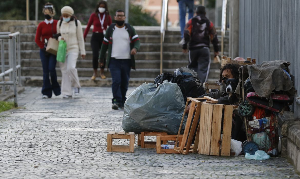 Massa de ar frio começa a se dissipar, mas temperatura ainda é baixa