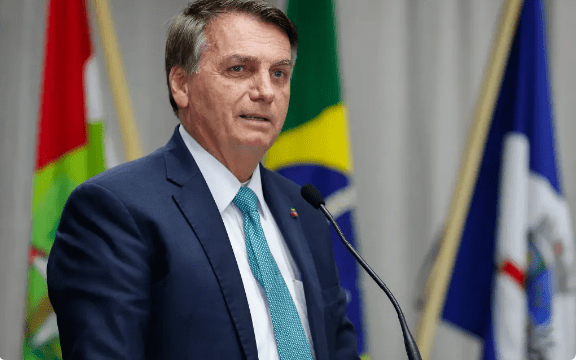 Bolsonaro sinaliza que não haverá reajuste salarial a servidores em 2022