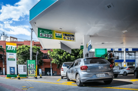 Redução de 5% no preço da gasolina pela Petrobras passa a valer hoje
