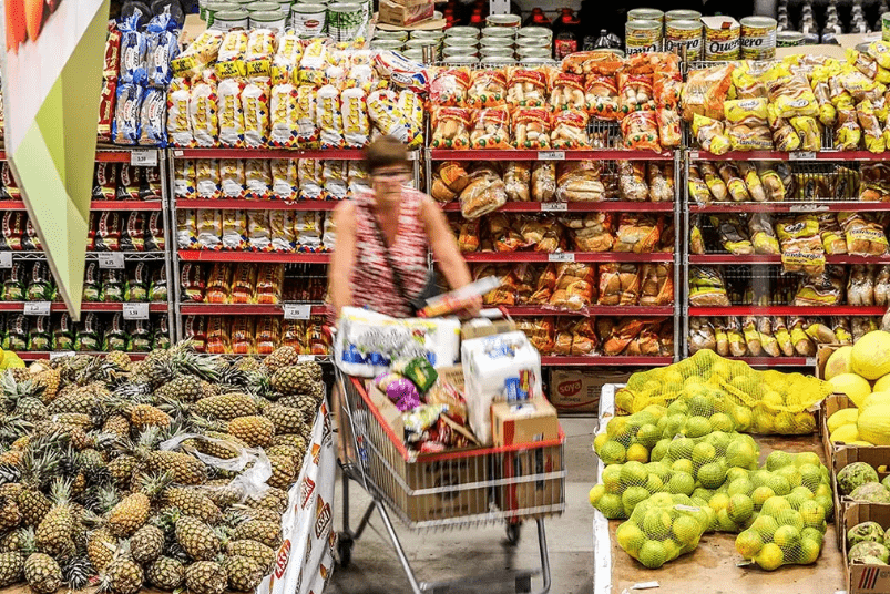 Presidente veta saque do saldo do vale-alimentação