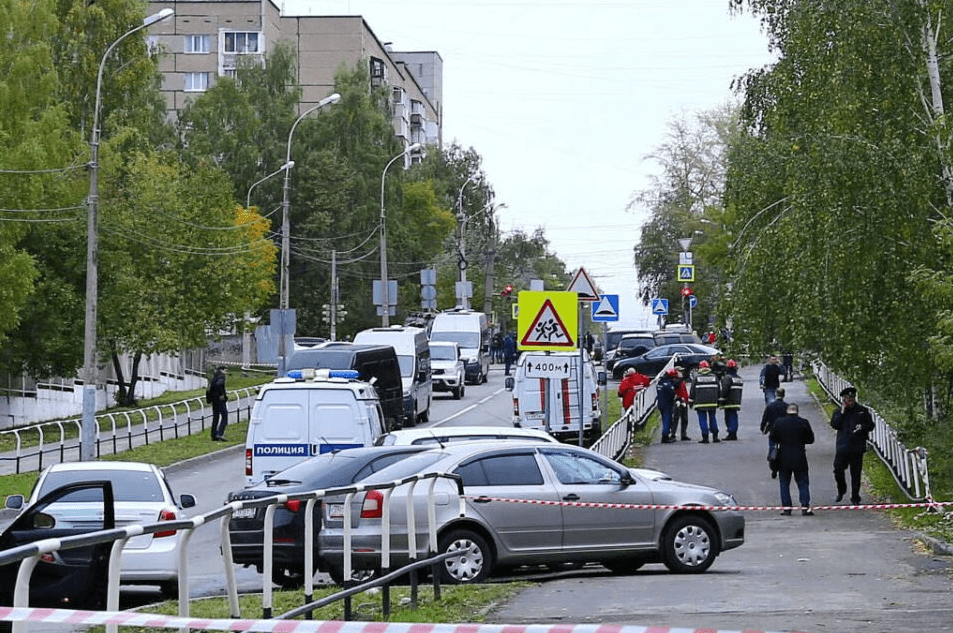 Atentado em escola na Rússia mata 13 pessoas, 7 delas crianças