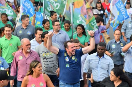 Gustavo Mendanha vota em Aparecida e em seguida acompanha votação de aliados em Goiânia e Rio Verde