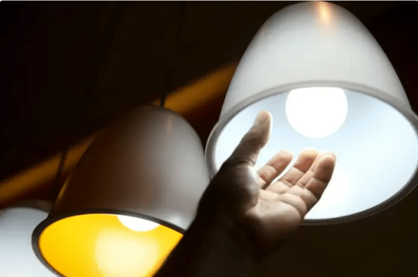 Aneel mantém bandeira verde e conta de luz não terá acréscimo em abril