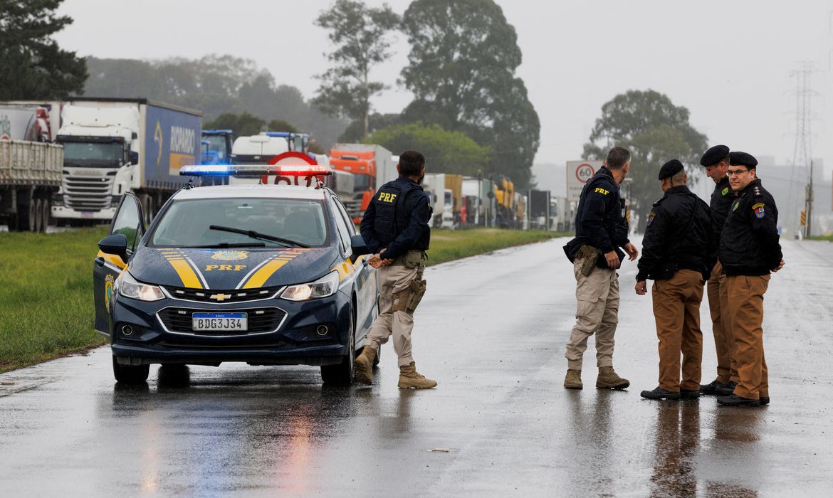 PRF diz que 563 pontos de rodovias foram liberados