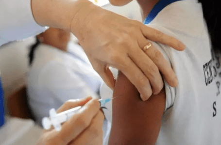 Marcelo Queiroga faz apelo para brasileiros tomarem vacina contra a covid-19: “Busquem as salas de vacinação”