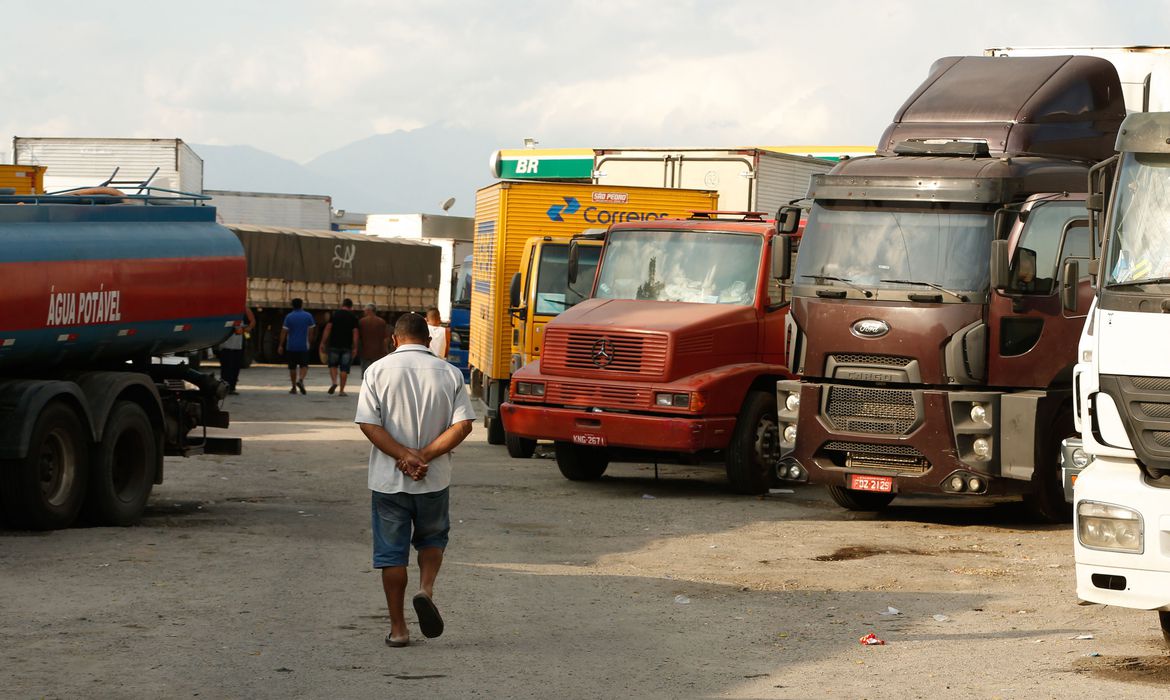 Última parcela dos auxílios Caminhoneiro e Taxista é paga hoje