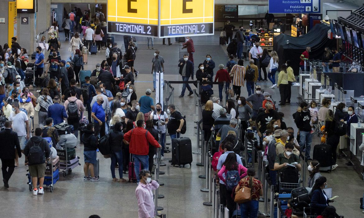 Aeronautas mantém greve marcada para esta segunda-feira