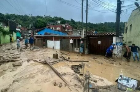 Órgão federal avisou governo de SP sobre risco no litoral 24h antes da chuva
